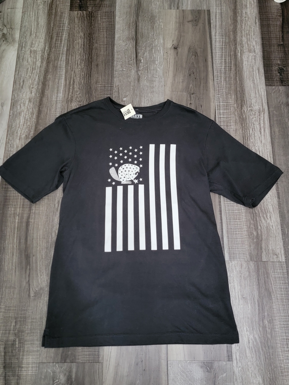 Duluth Trading Co Longtail T Angry Beaver   American Flag T-shirt